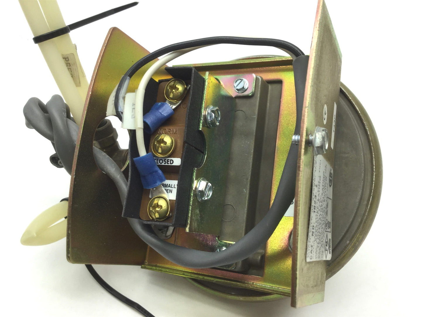 Used Lot of 2 Dwyer 1823-1 Differential Pressure Switch, Diaphragm Vertical 10-25PSI