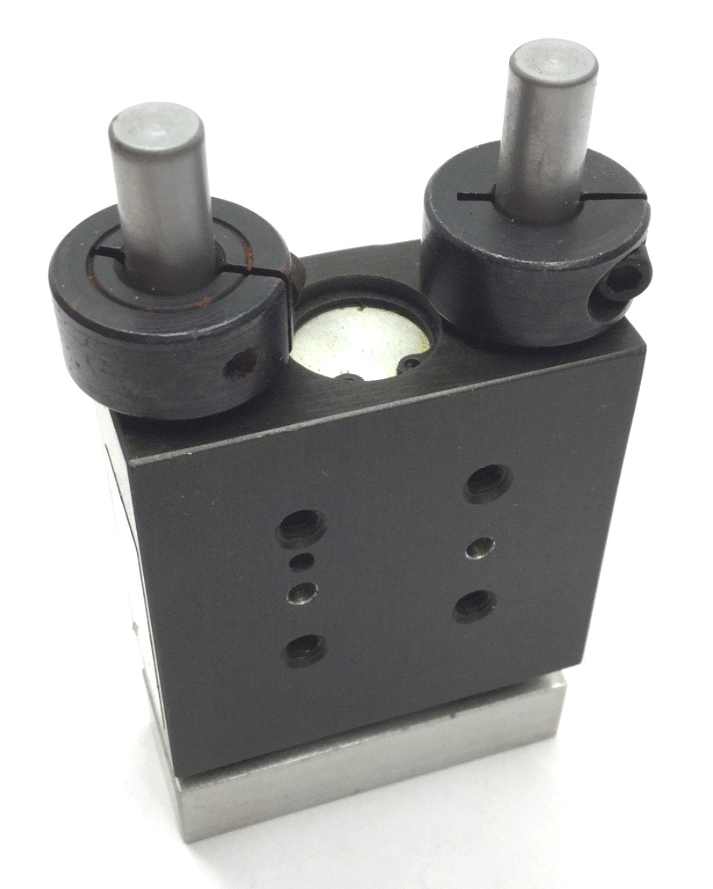 Used PHD SA022X1/2 Pneumatic Cylinder, Stroke: 5/8", Ports: 10-32, Bore: 1/2"