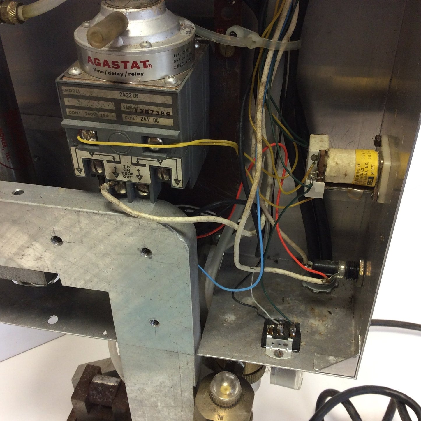 For parts or not working Pneumatic Arbor Press *For Parts* 1