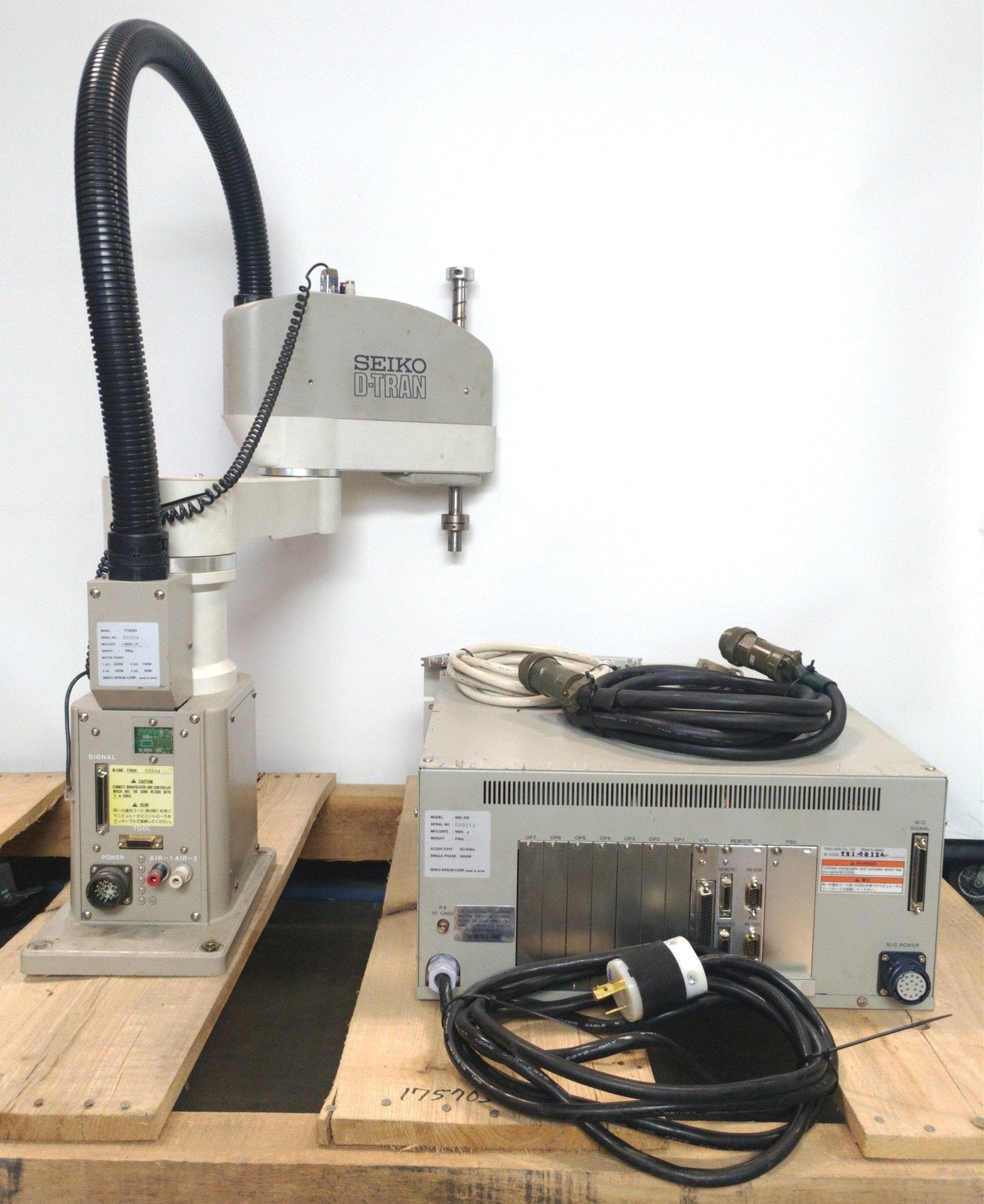 Used SEIKO TT8550 D-TRAN SCARA Robot Arm & SC-310 Controller 4-Axis 550mm Arm w/Cable