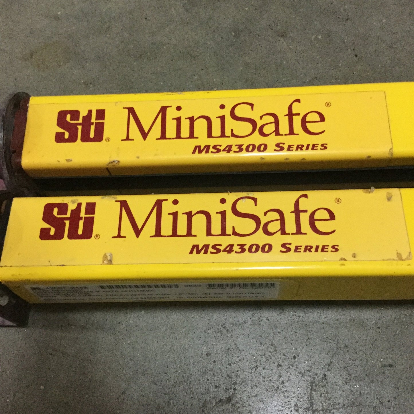Used STI MS4344BX & MS4344BR MiniSafe-B Safety Light Curtain Transmitter Receiver 44"