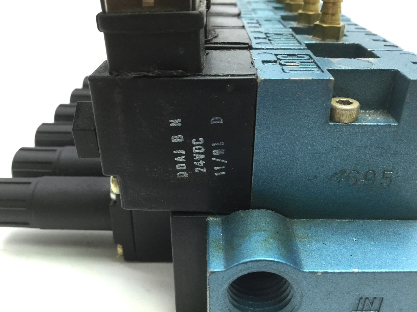 Used Lot of 6 Mac 45A-MAJ-DDAJ-2KE & 1 DDAJ-B-N Solenoid Valves 24VDC 120PSI