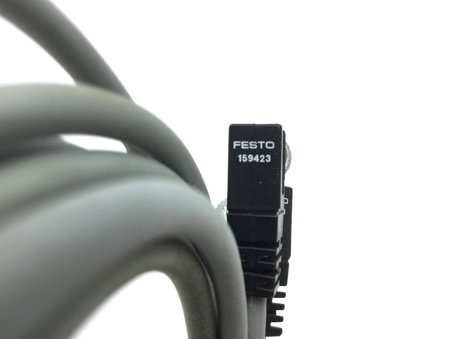 Used Lot of 2 Festo SIM-M8-3W 159423 Connecting Right 90 Cables 3-Pin M8 Length: 3'