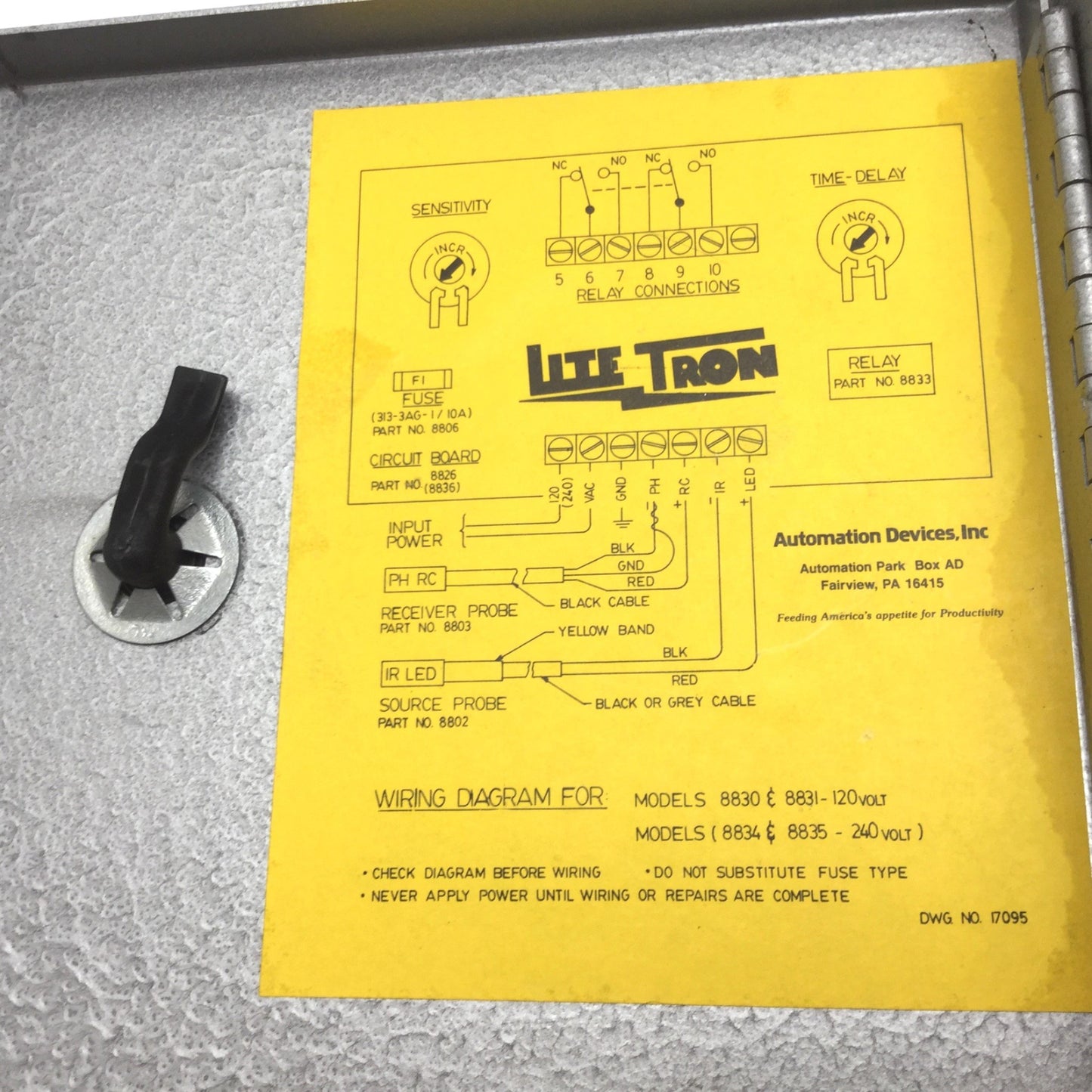 Used Automation Devices Inc 8830 Photoelectric Switch, Contact Rating: 120VAC 5A