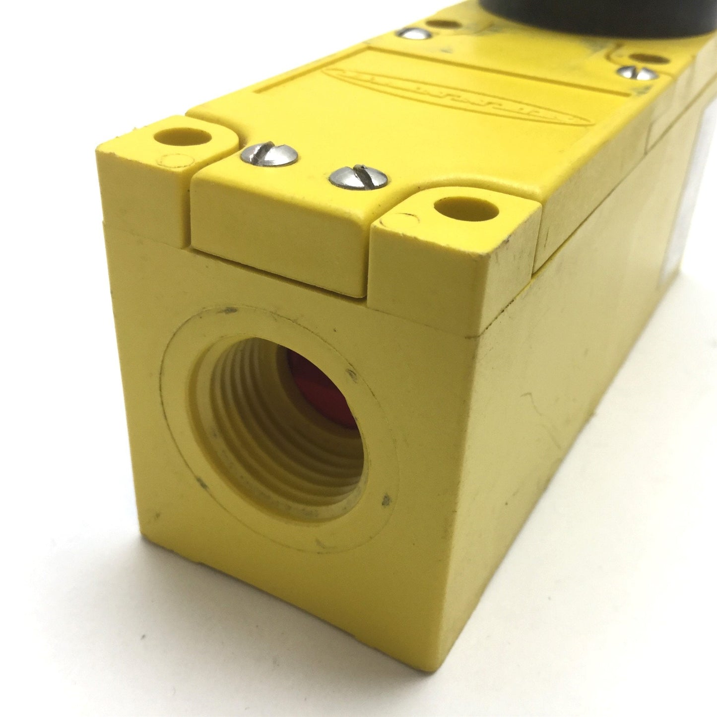 Used Banner SBCV1 Multi-Beam Convergent Scanner Block, Focal Point: 38mm, 120VAC