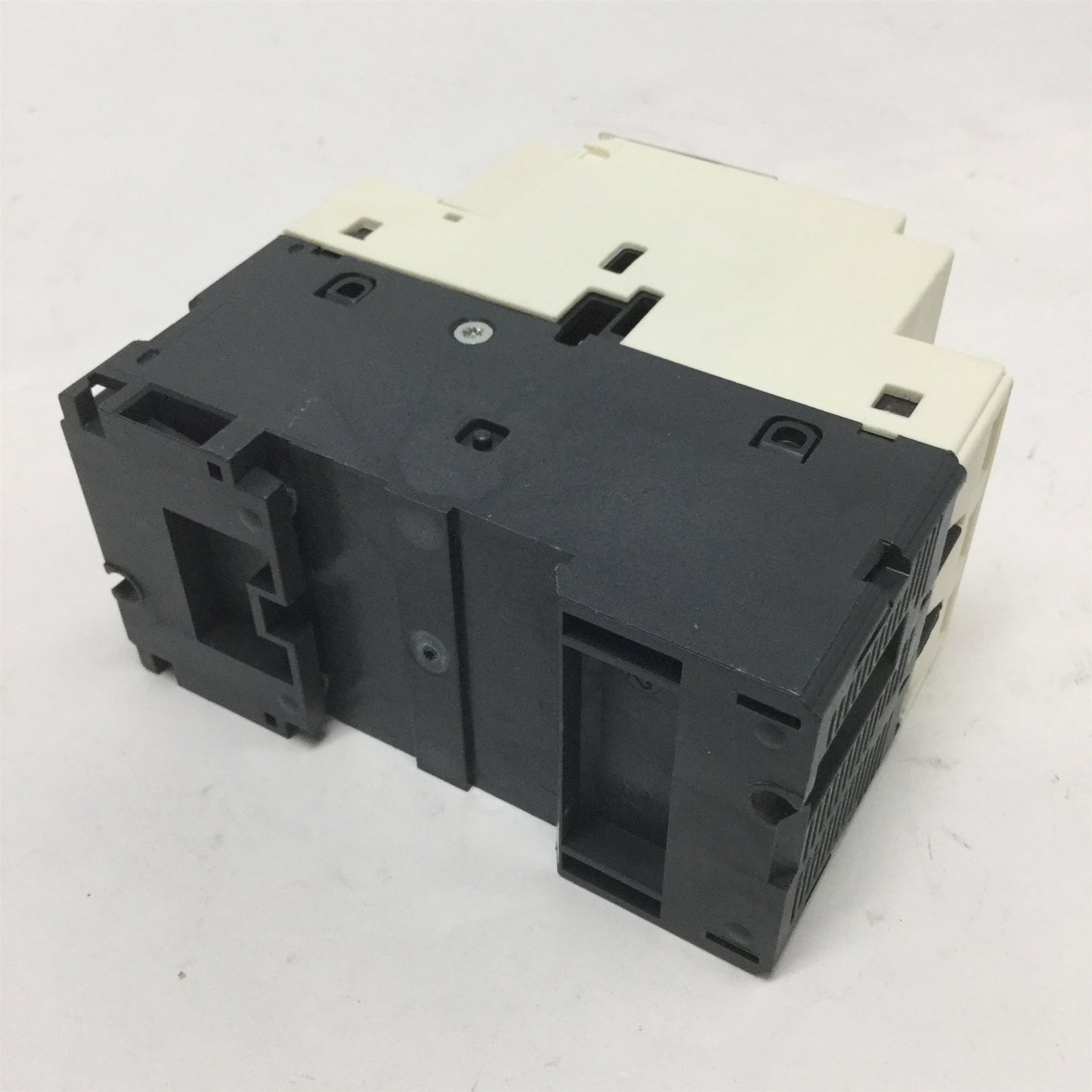 Used Telemecanique GV2-P08H7/ 2.5-4A Manual Motor Starter Circuit Breaker 3-Pole