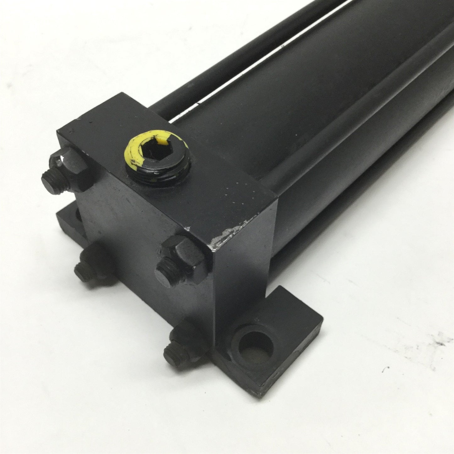New – Open box Hanna MS23LCC2.00-20.00DSM1G Hydraulic Cylinder 2" Bore, 20" Stroke, 1800psi