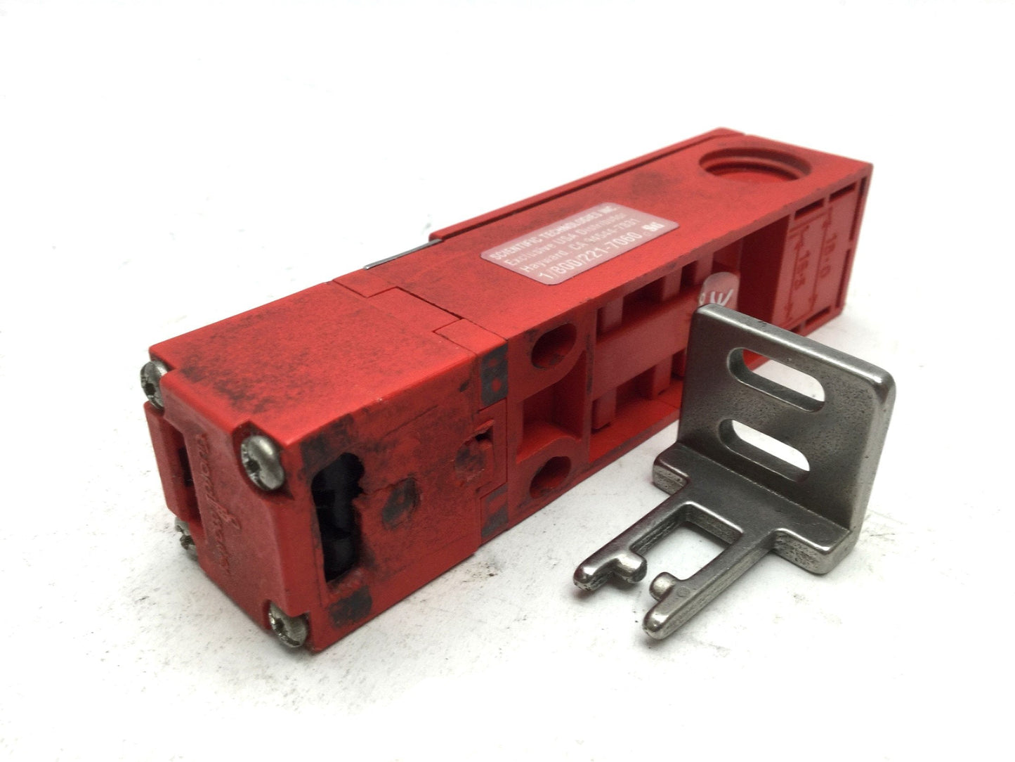 Used Allen Bradley 21002 Cadet Guard Master Safety Switch 500V 1A W/ Key