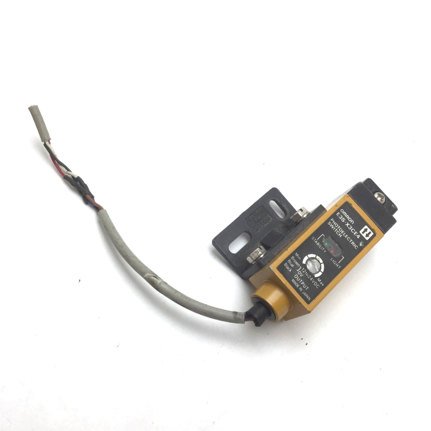 Used Omron E3S-X3CE4 Photoelectric Sensor, Supply: 12-24VDC, Output: 80mA Max NPN
