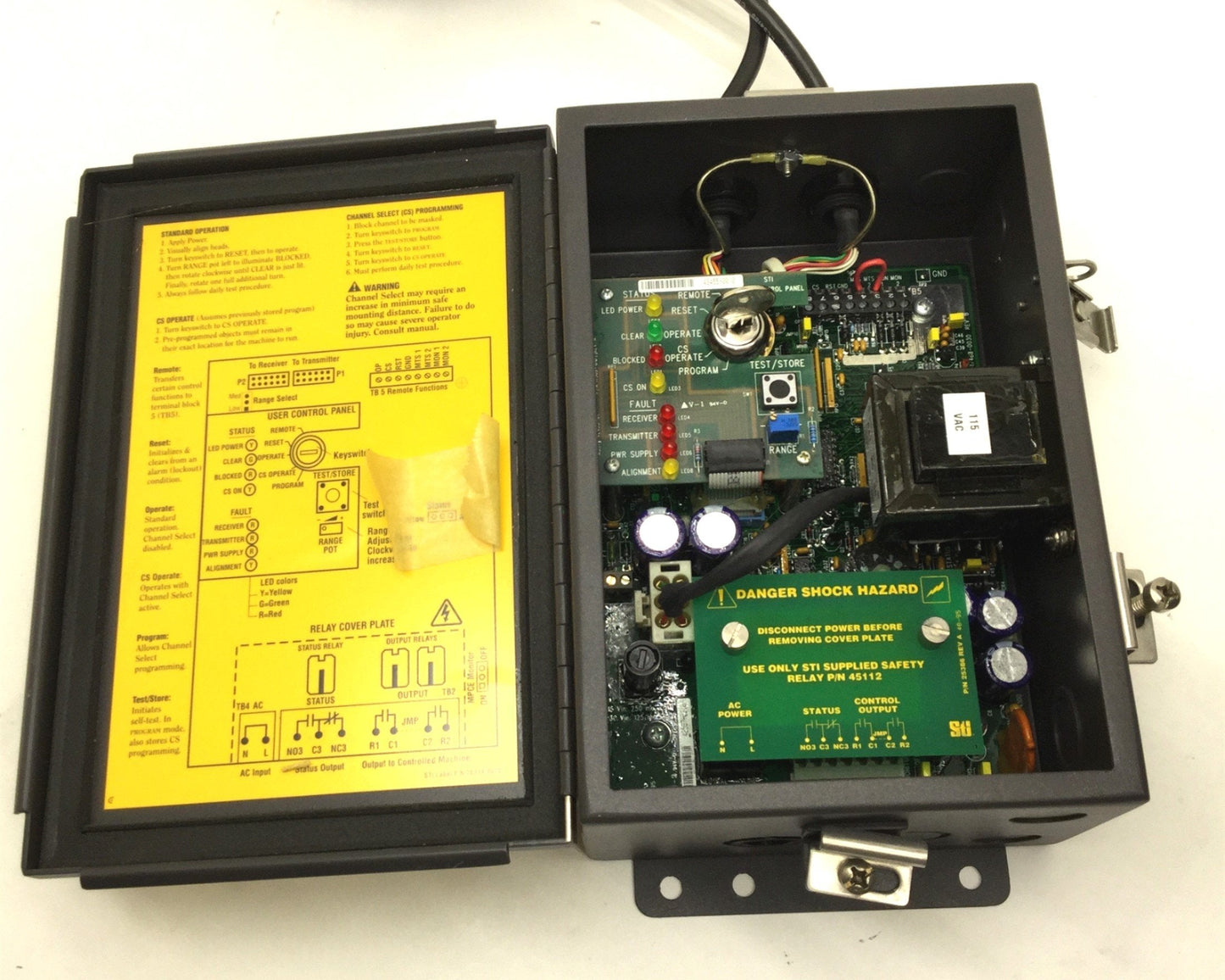 Used STI MiniSafe-B/FlexSafe MS4332B-2 43268-0320 Light Curtain Controller w/Cables