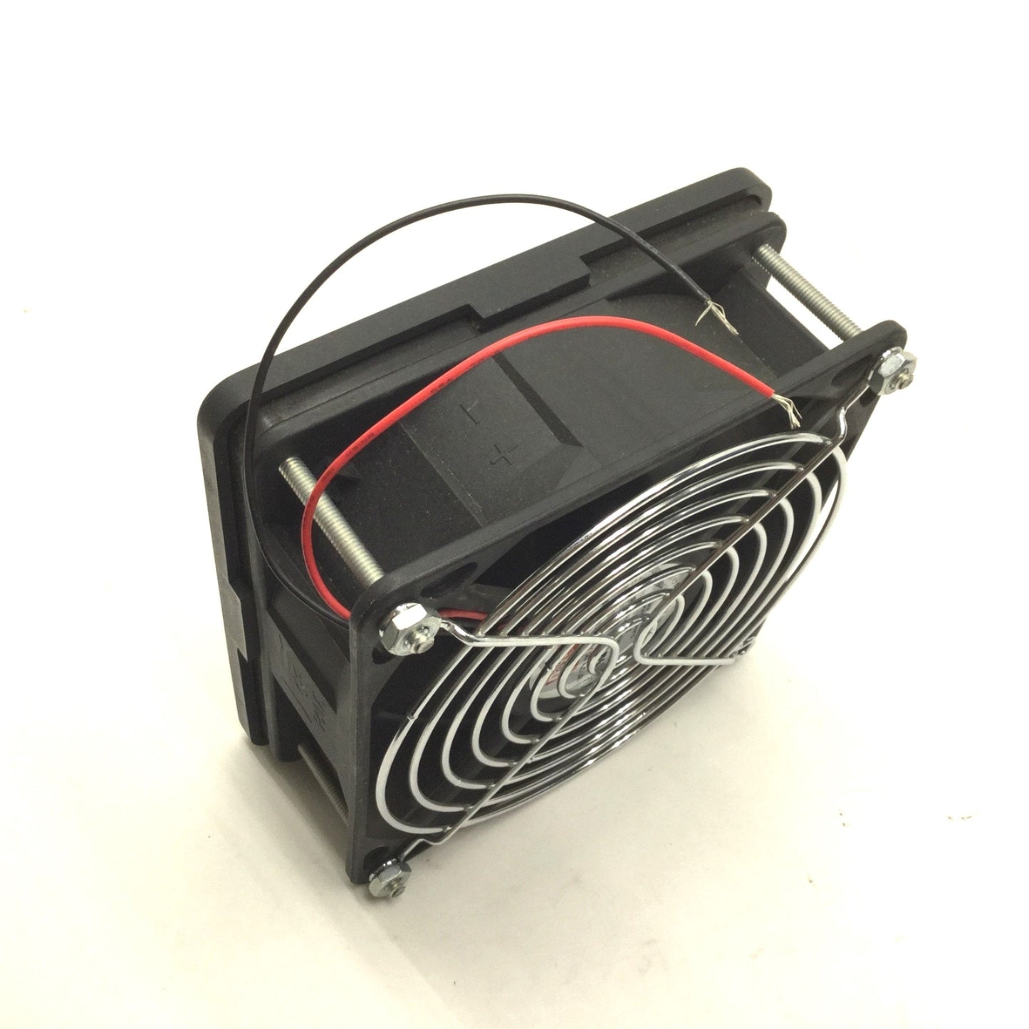 Used Dayton 4WT39 Axial Fan, Width and Height: 120mm, 24VDC, 0.31A, 3000 RPM, 107 CFM