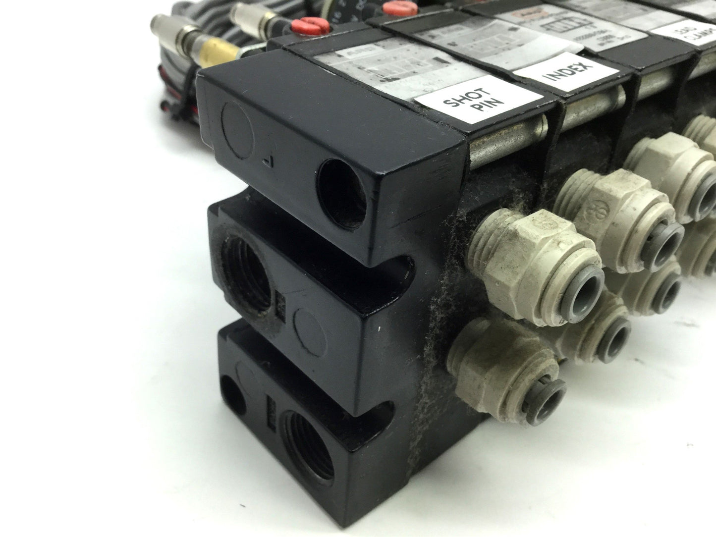 Used 12x Aro A222SS-024-D 2x A222SS-000 Solenoid Air Valve 2-Position 4-Way 1/4 NPT