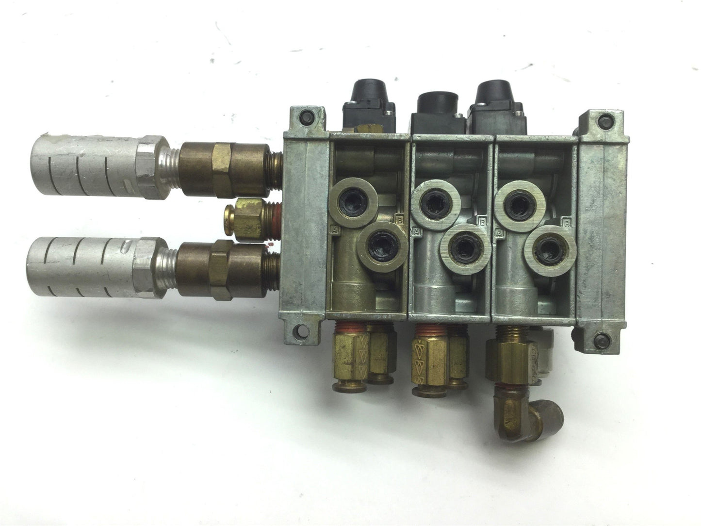 Used Lot of 3 Numatic 031SA4000C000030 Solenoid Air Valves, 2 Position 5-Way 120VAC