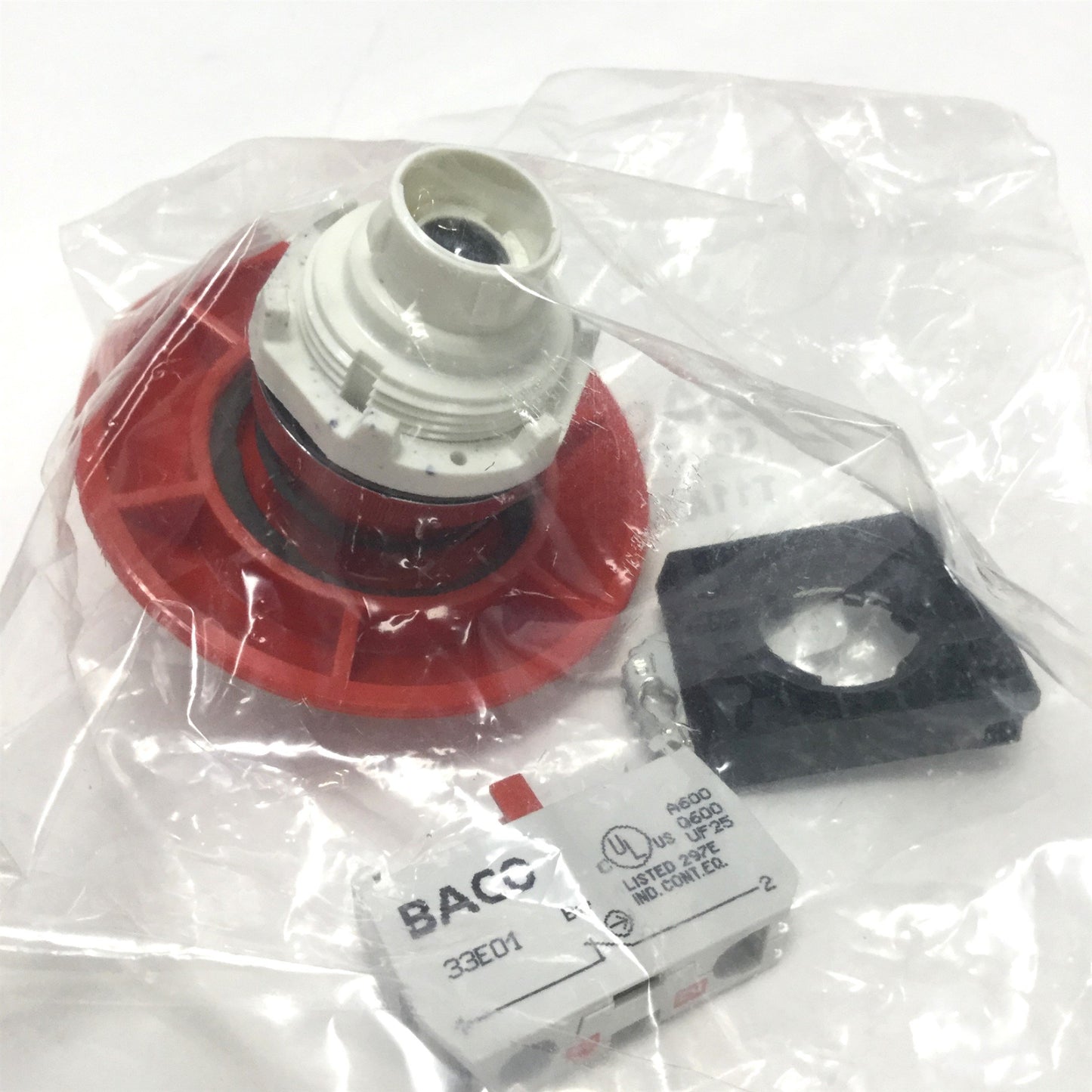 New Baco T11AE01-3E01 Red Mushroom Momentary Pushbutton Stop Switch 600VAC 10A 1-NC