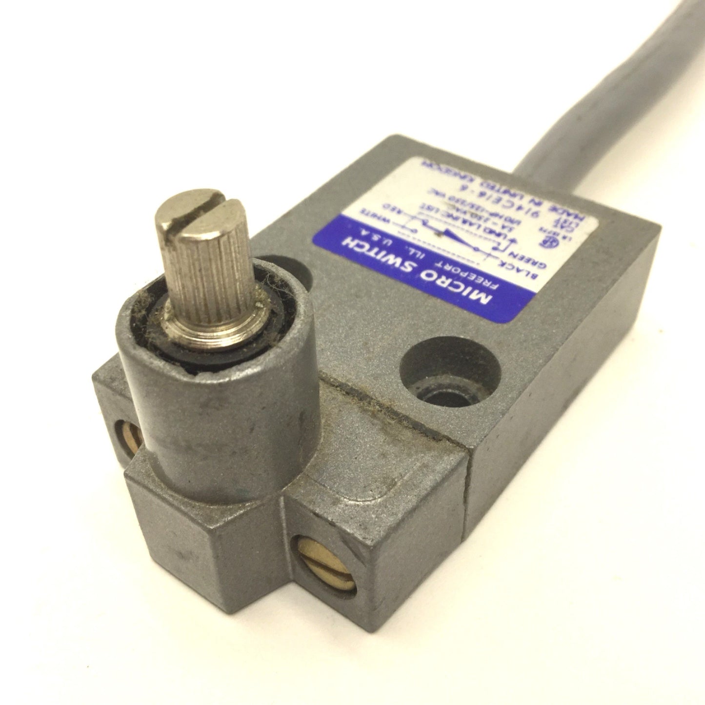 Used Honeywell 914CE16-6 Limit Switch, Voltage Rating: 250VAC, Current Rating: 5A
