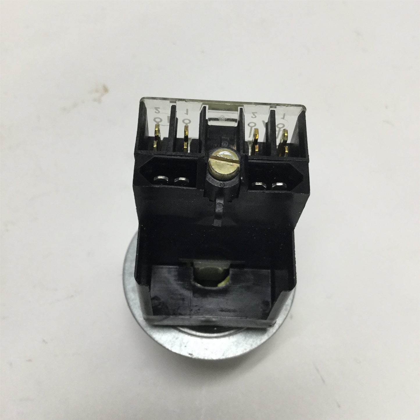 Used Allen Bradley 800MR-QBLA24 Illuminated Lighted Pushbutton, Red, 24V w/800M-XA