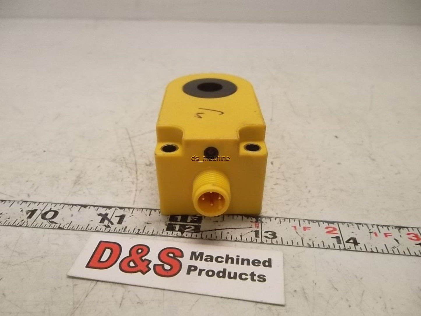 Used Turck Proximity Switch Bi10R-W30-DAN6X-H1141
