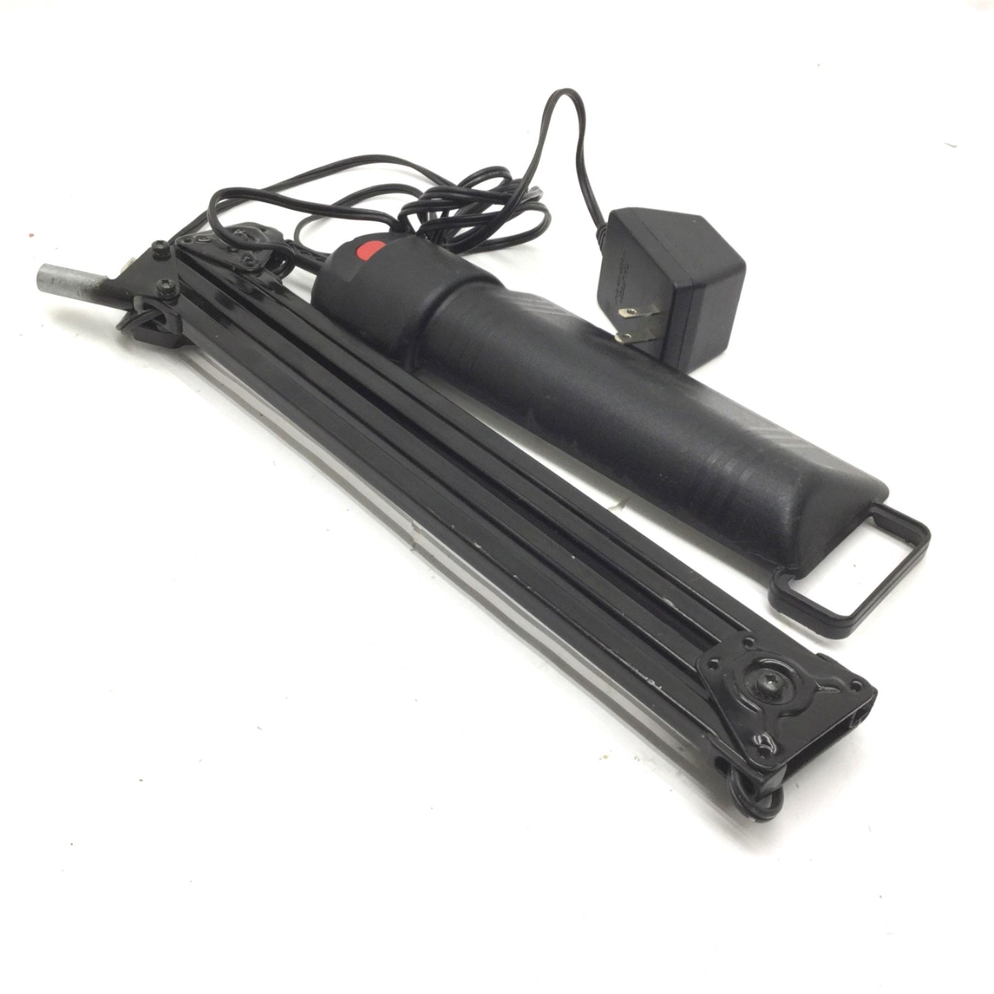 Used Dazor 118V-60HZ-0.3A World-Lite w/Flexible Arm, 118V, 60Hz, Missing Bulb