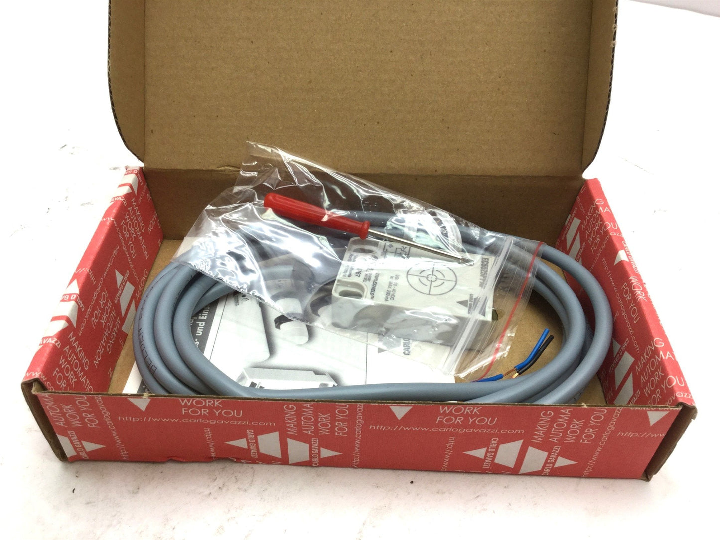 New Carlo Gavazzi EC-5525-PPAP Capacitive Proximity Switch PNP NO/NC 10-40VDC