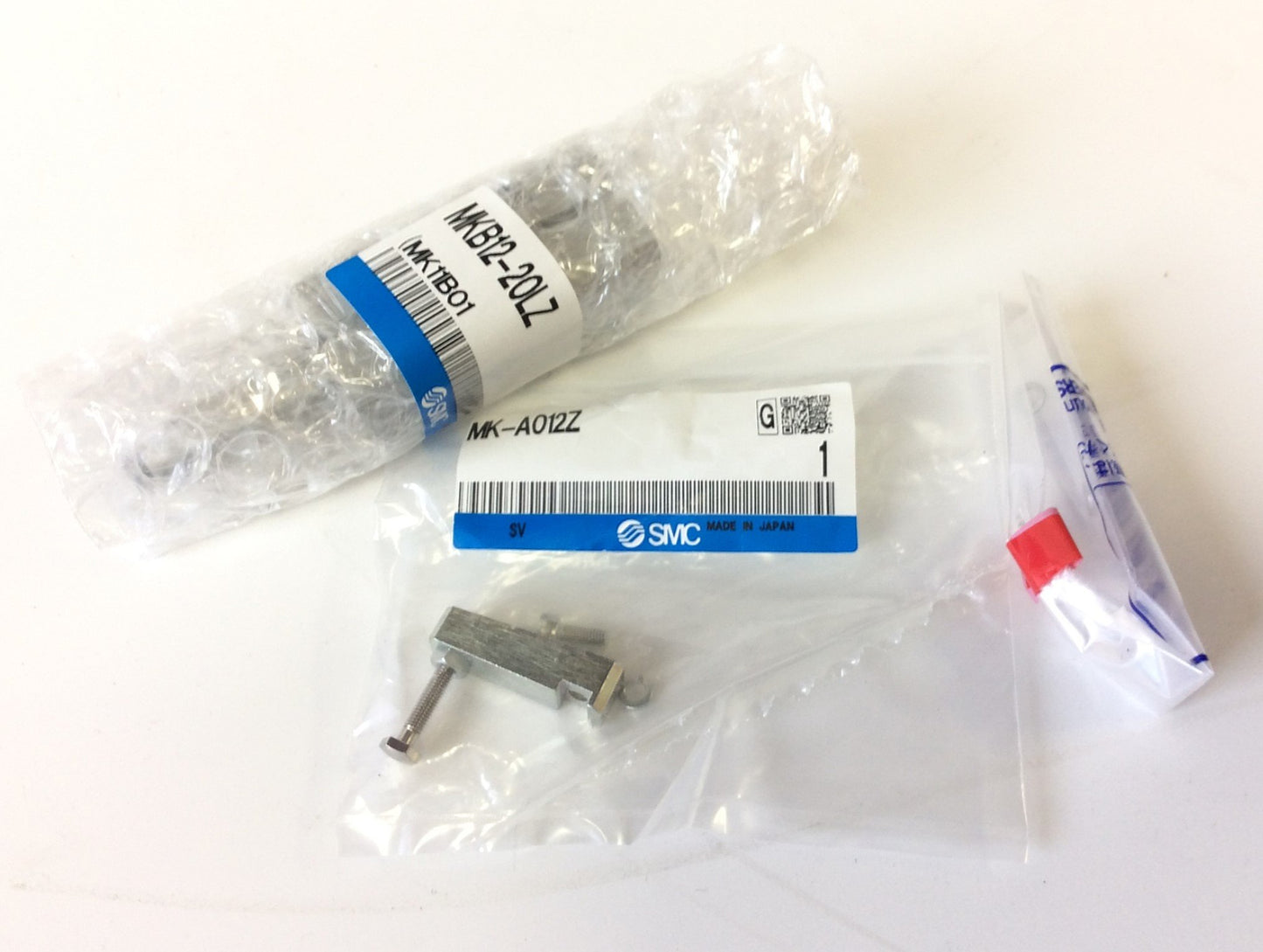 New SMC MKB12-20LZ Rotary Clamp Cylinder, With MK-A012Z Clamping Arm, 1.0MPa