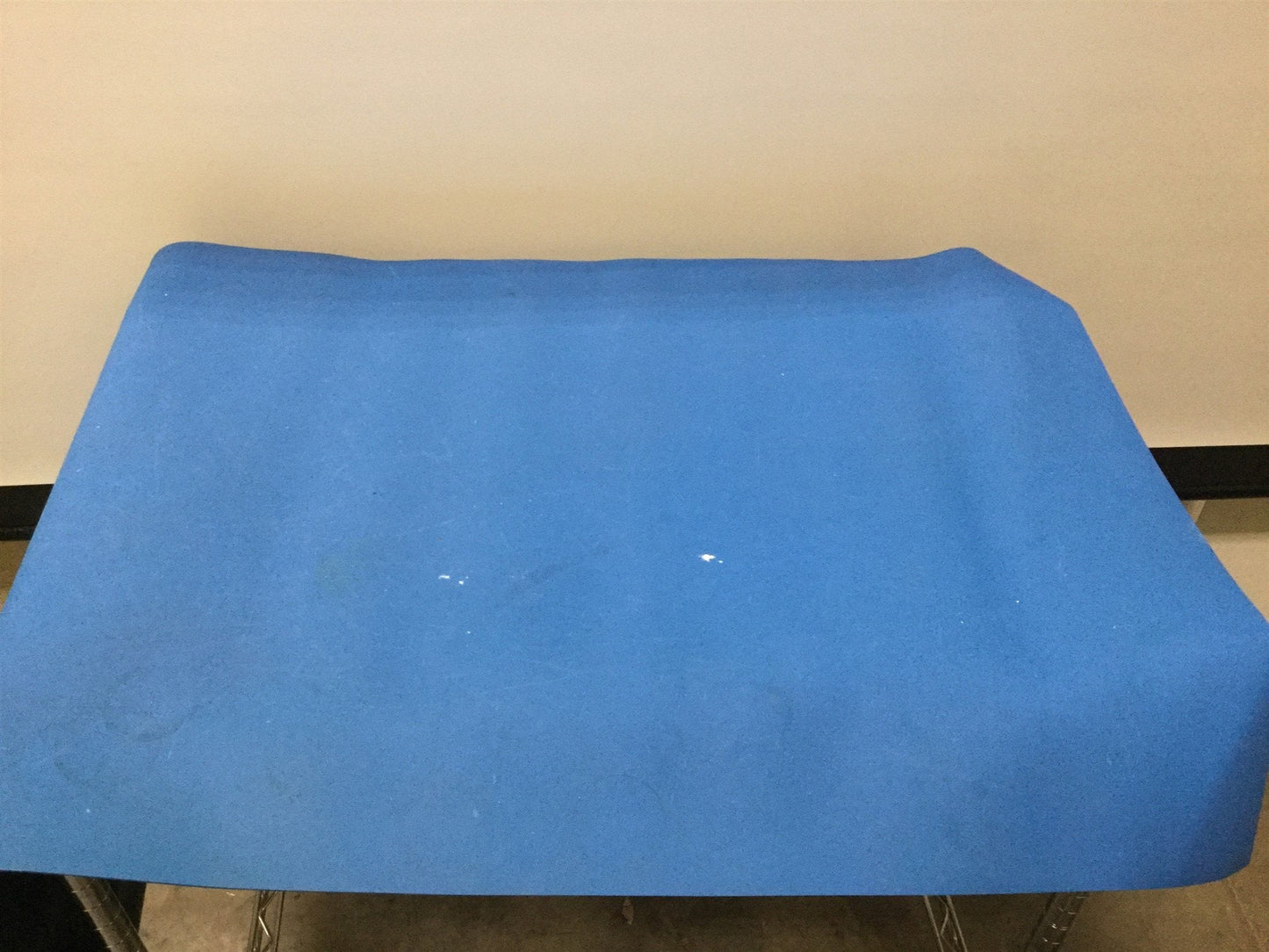 Used Desco Statfree B2 Dissipative Dual layer Rubber Mat, No Cord, 0.06x24x48" Vinyl