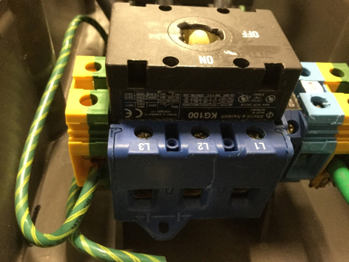 Used Pass & Seymour PS100-FSS Fused Safety Switch, Voltage: 600VAC 100A *Crack
