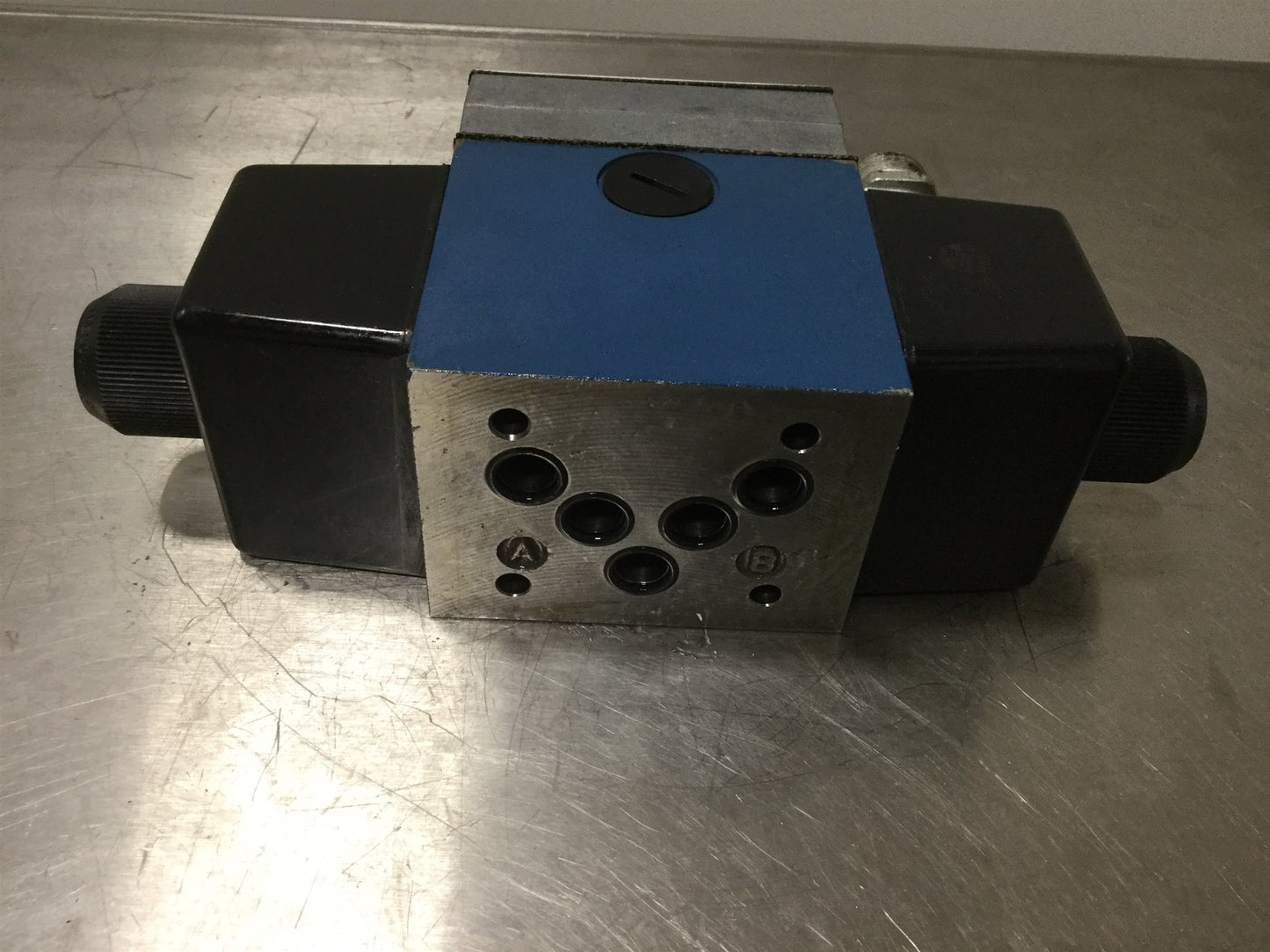 Used Rexroth RR00880089 Hydraulic Solenoid Valve J Spool for D05 Subplate