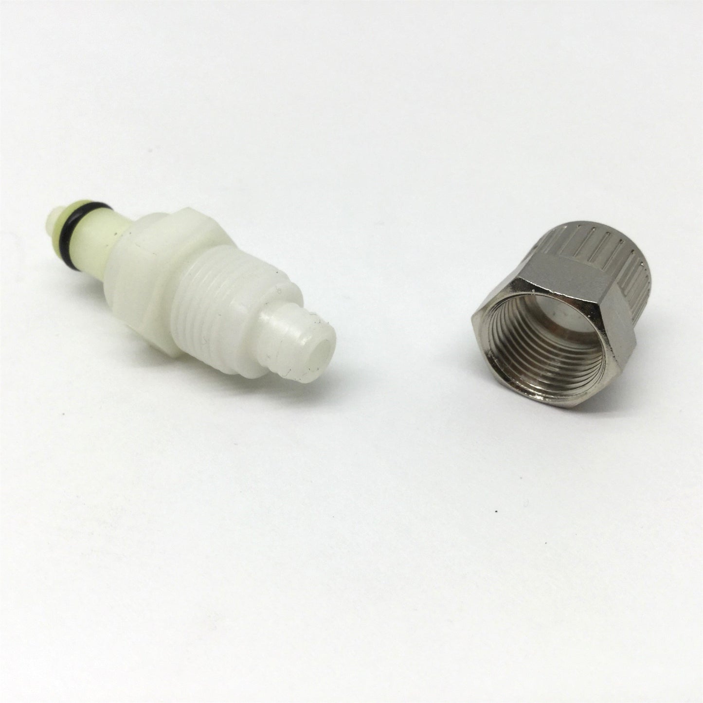 New – Open box Lot of 9 Colder PMCD2006 Acetal In-Line Ferruleless Polytube Fitting 3/8"