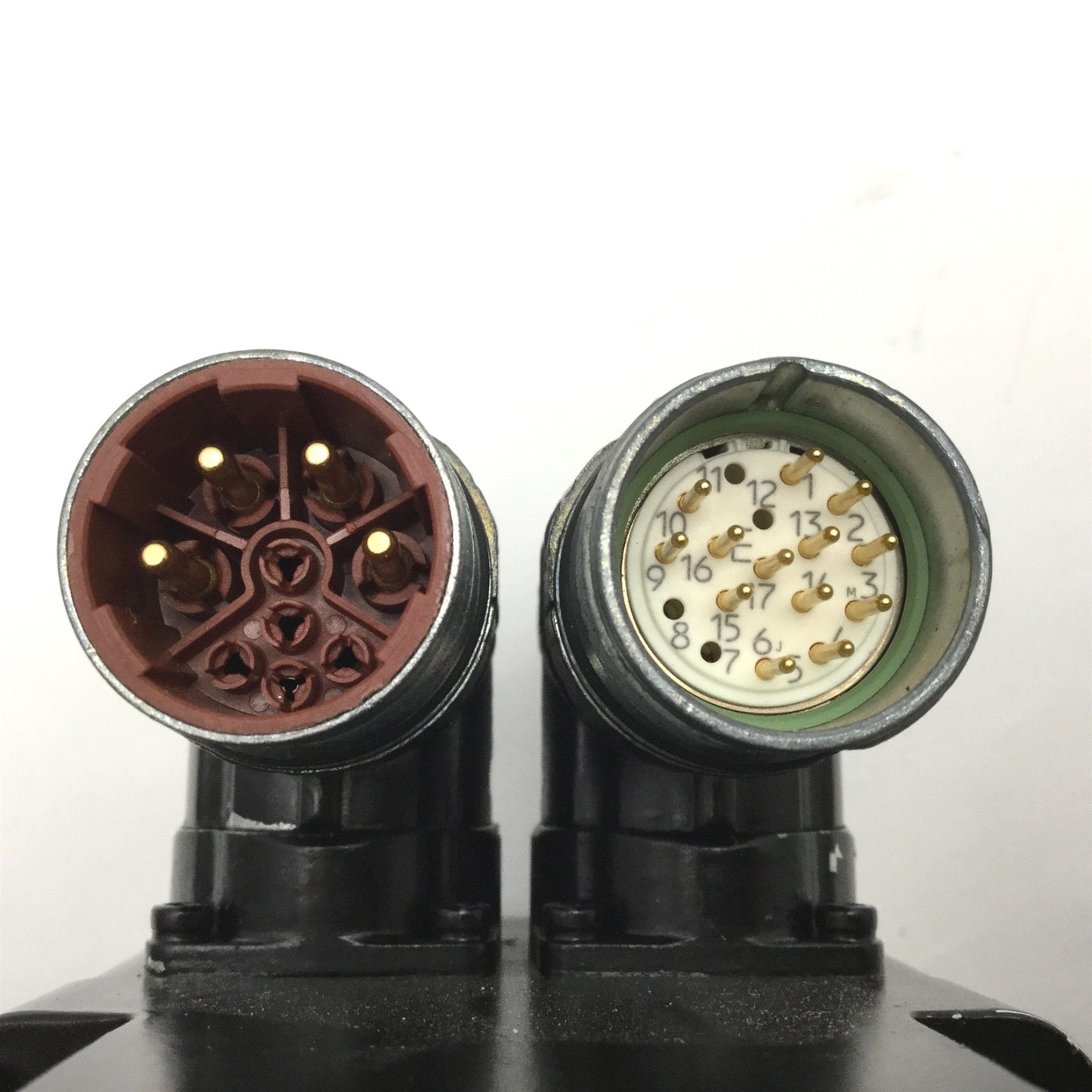 Used Allen-Bradley MPL-A210V-HJ42AA Low-inertia Brushless Servo Motor 230V 3 Phase