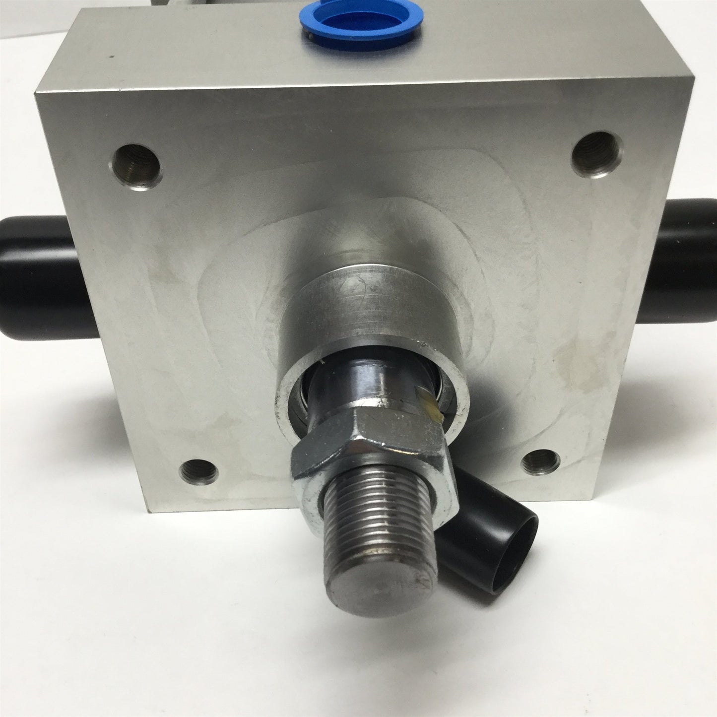 New – Open box SMC NCDA1U400-0100 Tie Rod Cylinder 4" Bore, 1" Stroke, Trunnion Mount, 250psi