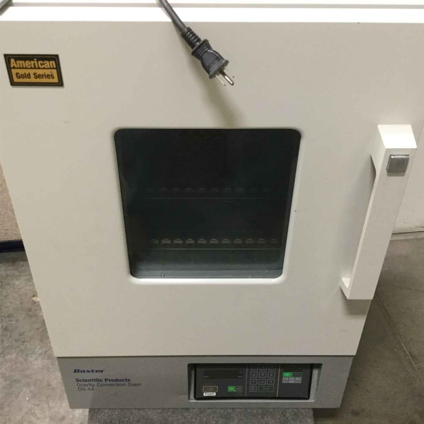 Used Baxter Scientific Products DS-44 Gravity Convection Oven, 17.75"x17.75"x19.25"