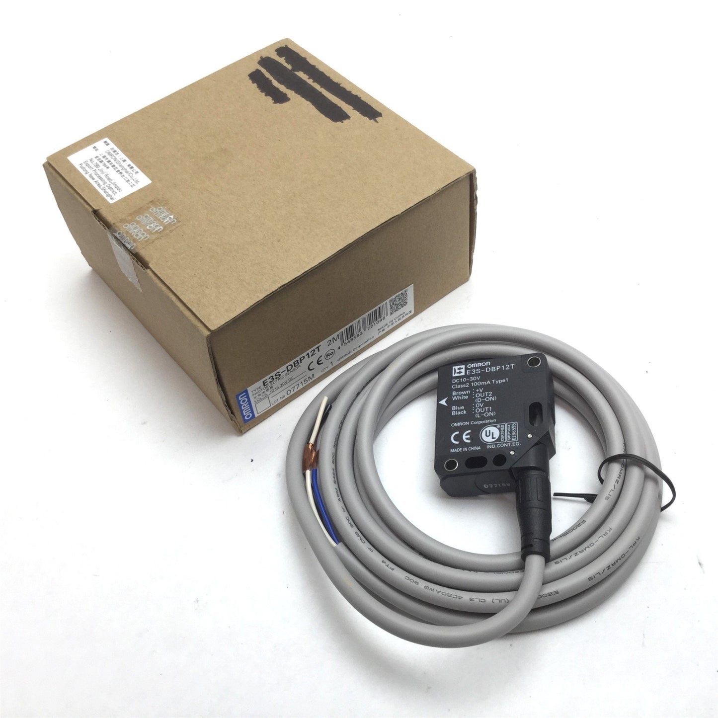 New Omron E3S-DBP12T Photoelectric Sensor, Range: 0.5m, Voltage: 10-30VDC, Cable: 2m