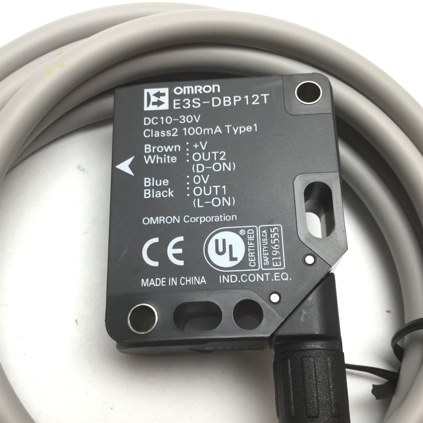 New Omron E3S-DBP12T Photoelectric Sensor, Range: 0.5m, Voltage: 10-30VDC, Cable: 2m
