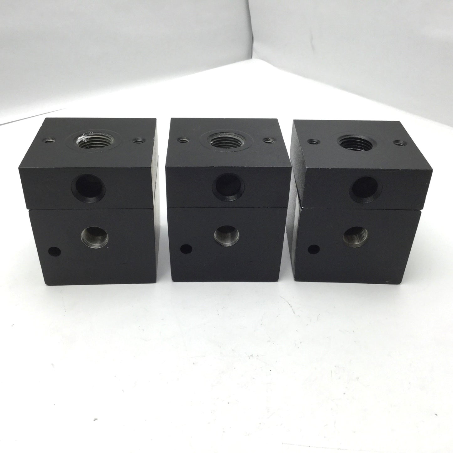 Used Lot Of 3 Watts AKV105-04 M1 1/2" NPT Lockout Tagout Shut Off Valves 300Psi Max