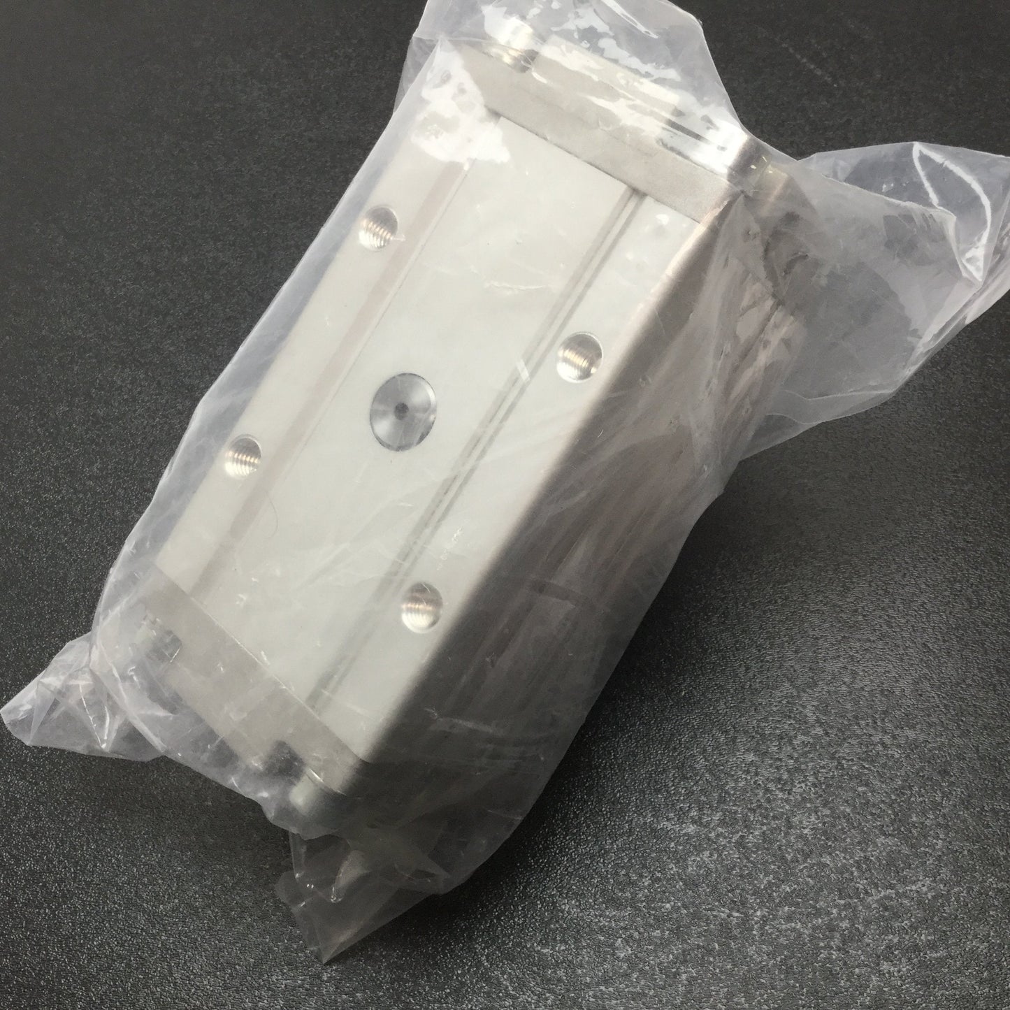 New SMC CDRA1BS80-90CZ-M9PWZ Pneumatic Rotary Actuator, Bore: 80mm, 90° Rotation