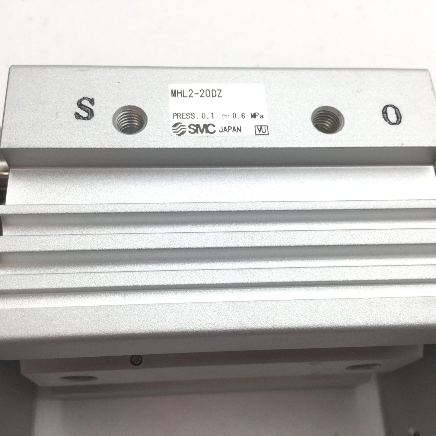 New SMC ML2-20DZ Parallel Air Gripper, 2-Finger, Bore: 20mm, Stroke: 20mm/Finger