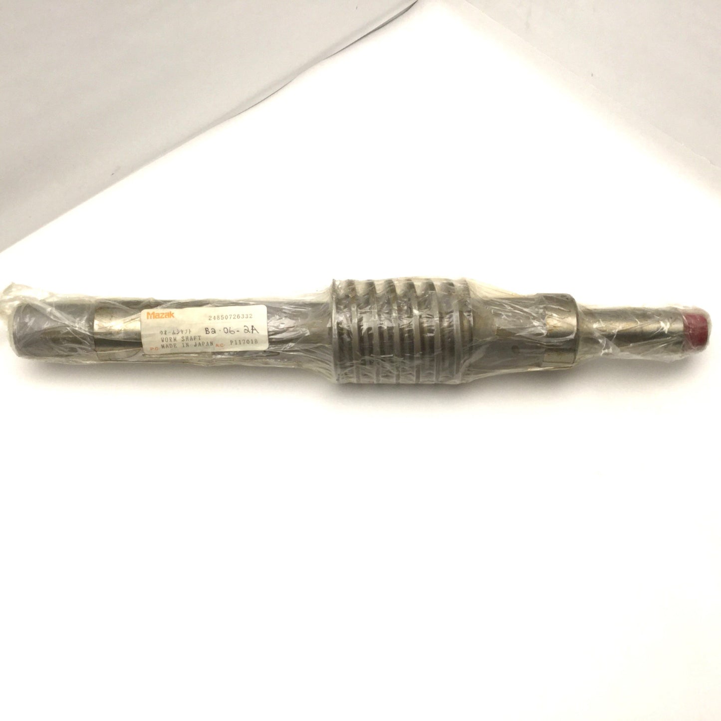 New Mazak Worm Shaft 24850726332 P11701B With Assorted O-rings, Washers, and Seals