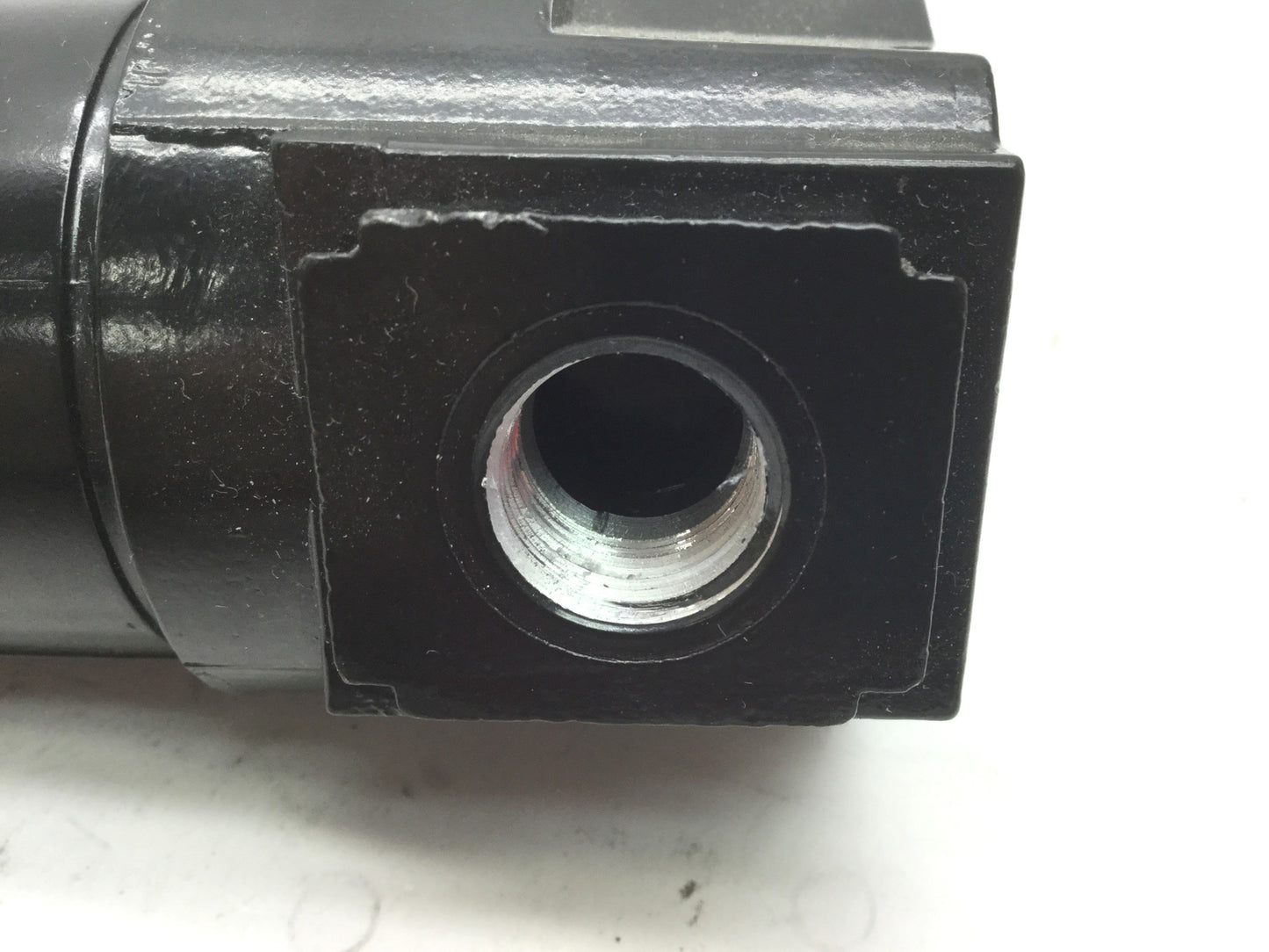 Used Arrow F363F5-S1 Drain Filter, Pressure Rating: 250psi, Ports: 3/8" NPT