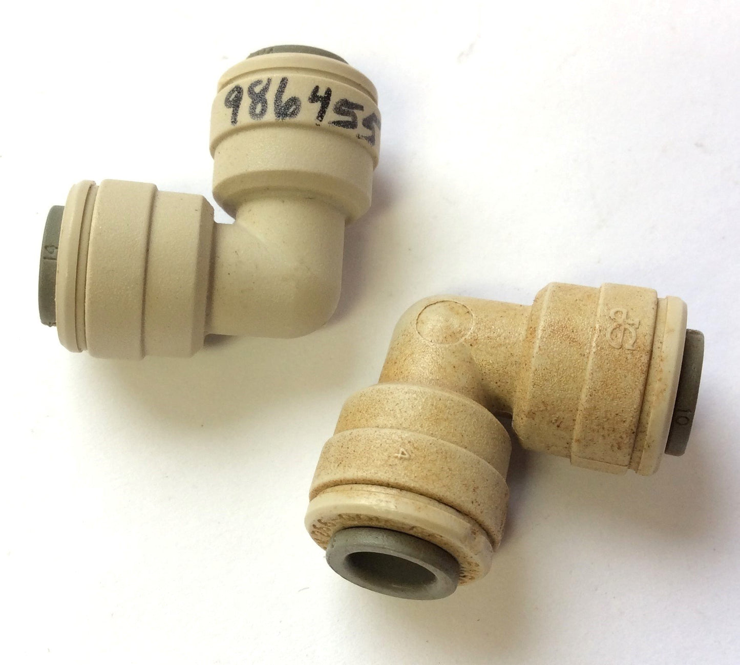 Used Lot of 24 John Guest SK266-001 Pneumatic Air Push-In Fitting 90 Elbow 1/4" Tube