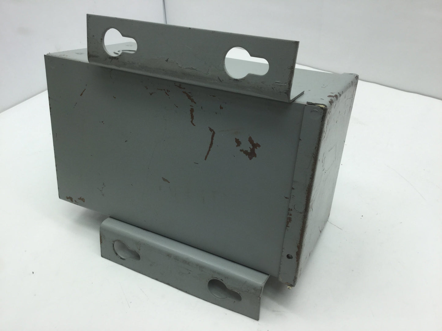 Used Hevi-Duty HS 4F1A Transformer Primary: 190-440 Secondary: 1.0 KVA 1PH 110/220VAC
