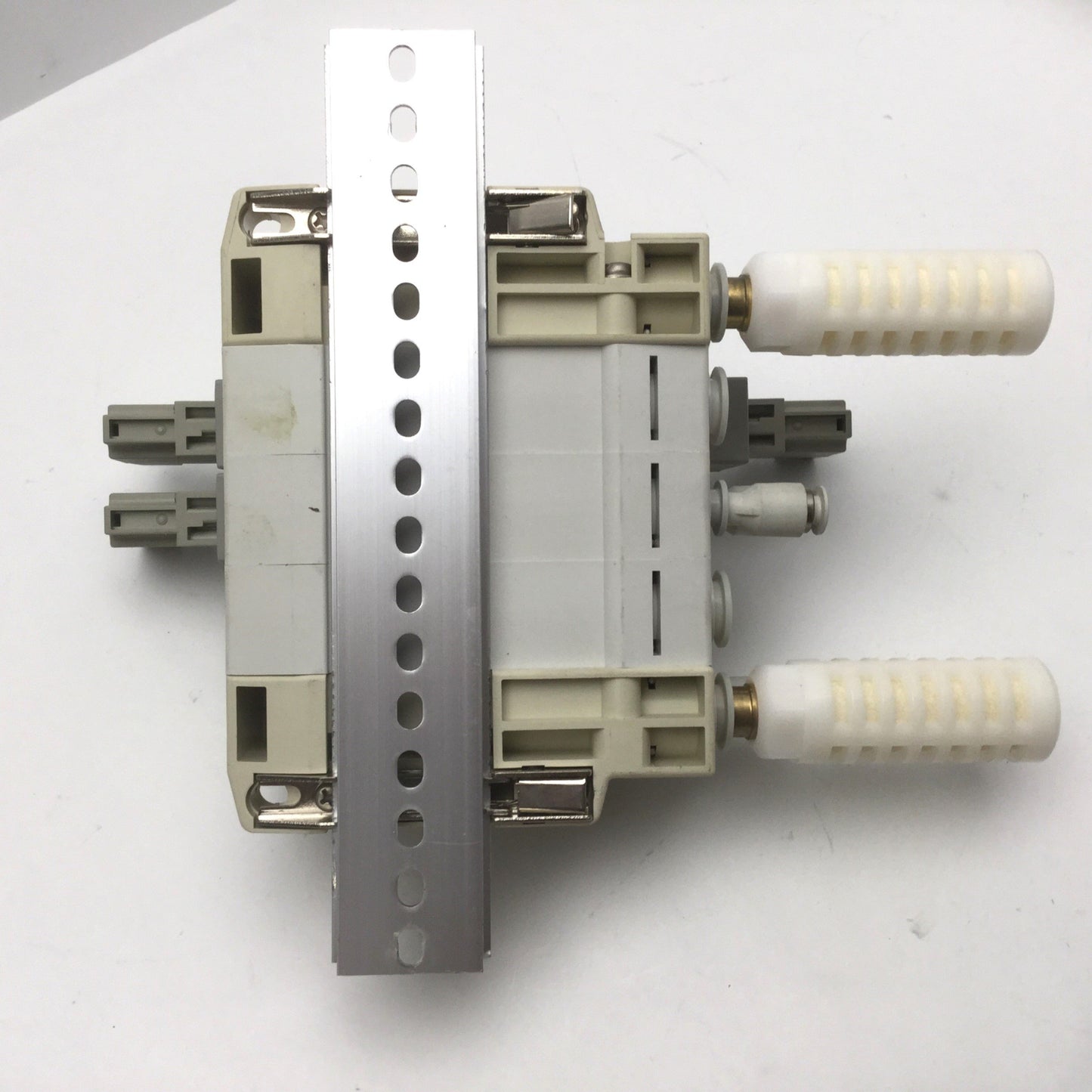 Used Bank Of SMC SY9140-5D0-Q and SY9340-5D0-Q 5 Port Solenoid Valves 24VDC 0.7MPa