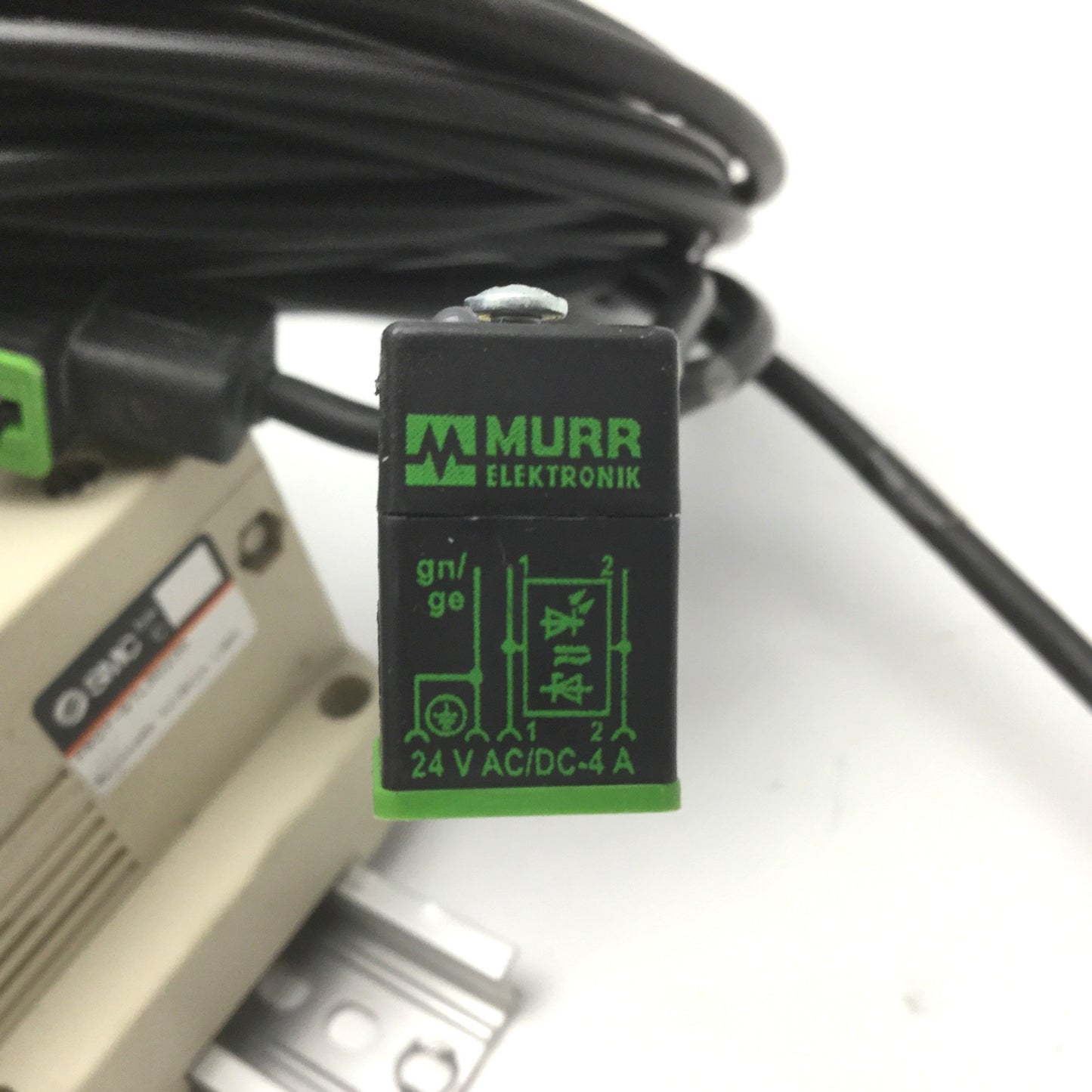 Used Bank Of SMC SY9140-5D0-Q and SY9340-5D0-Q 5 Port Solenoid Valves 24VDC 0.7MPa