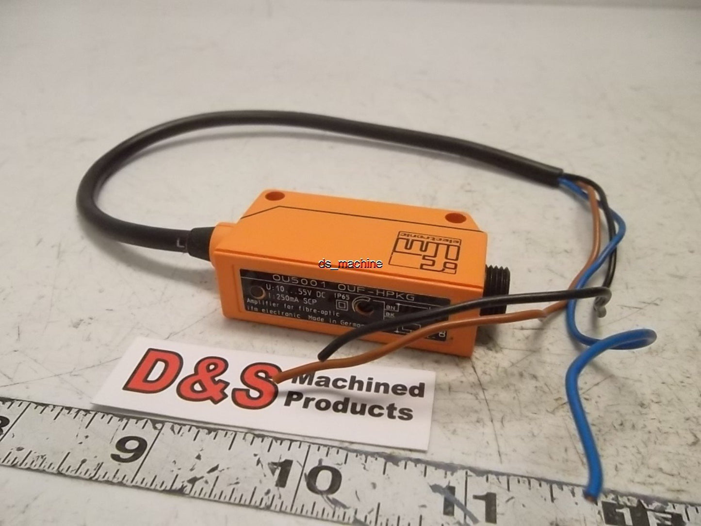 Used IFM Efector Fiber Optic Sensor OU5001