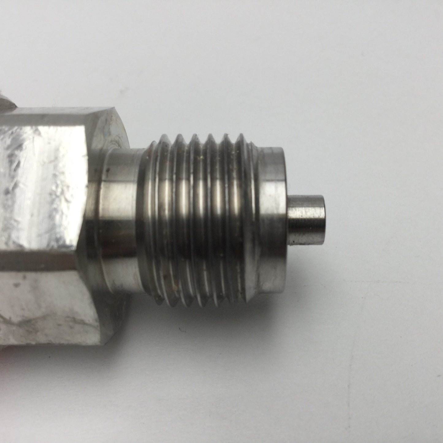 Used Danfoss MBS 33 060G3037 Pressure Transmitter Range: 0-1.6bar Output: 4-20mA