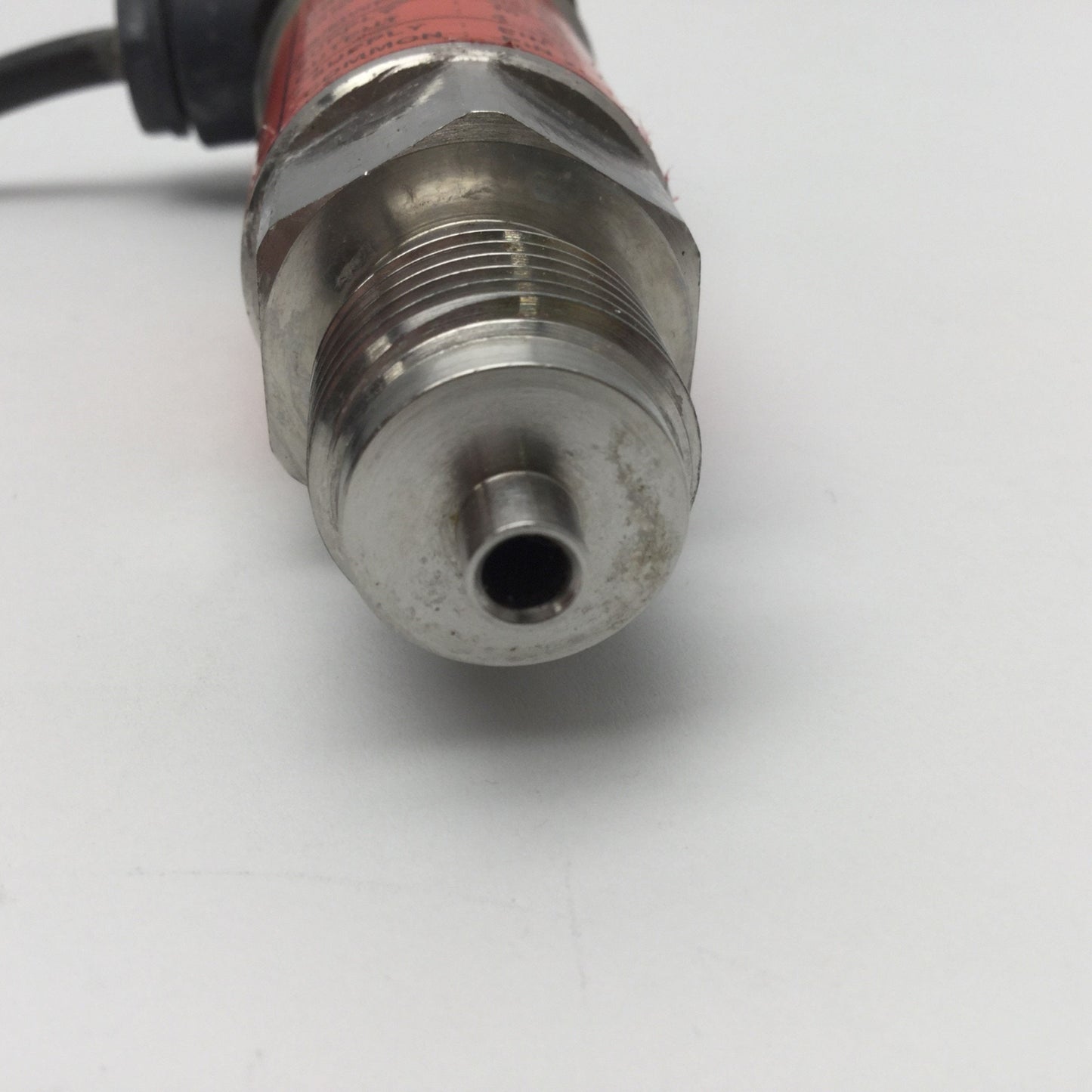 Used Danfoss MBS 33 060G3037 Pressure Transmitter Range: 0-1.6bar Output: 4-20mA