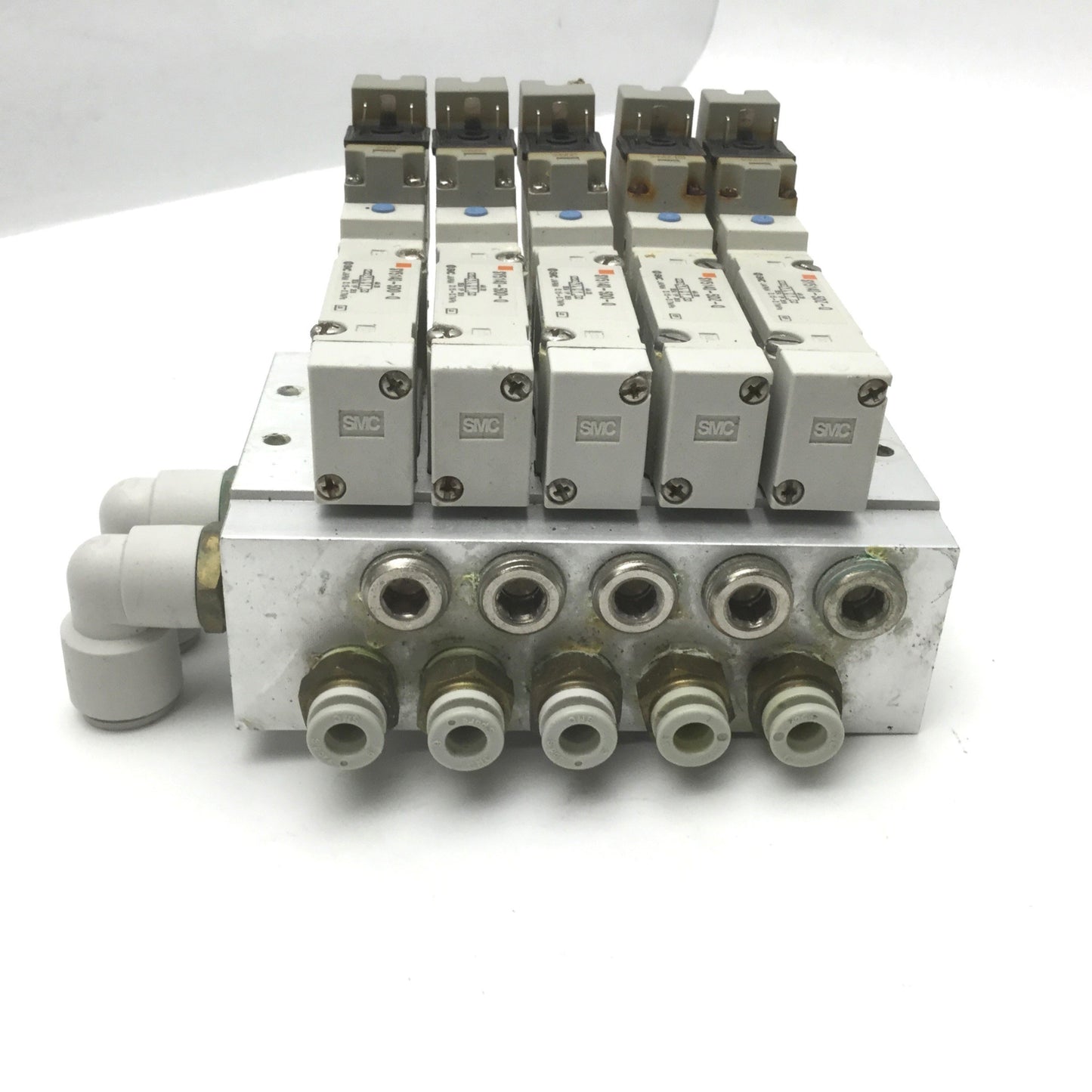 Used Bank of SMC SY5140-5DZ-Q/SY5140-5DO on SMC SS5Y5-Q1J117 Manifold 10mm IN 6mm Out