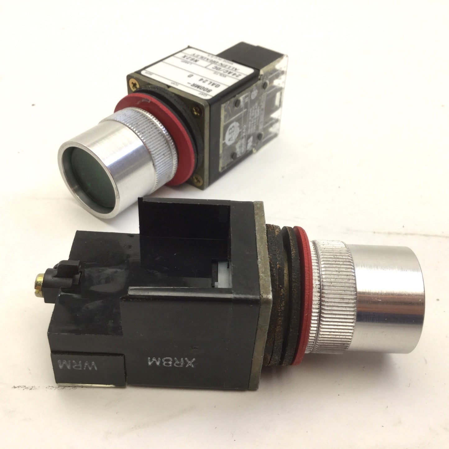 Used Lot of 2 Allen Bradley 800MR-QAL24 Illuminated Lighted Pushbutton, w/800M-XD1