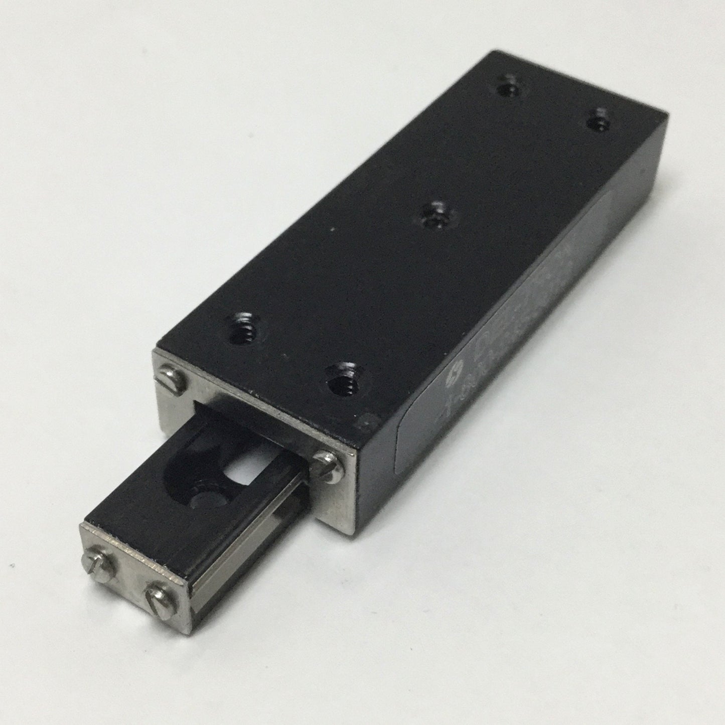 Used Del-Tron RE-2 Crossed Roller Linear Slide, 1" Travel Stroke, 78lb Rating