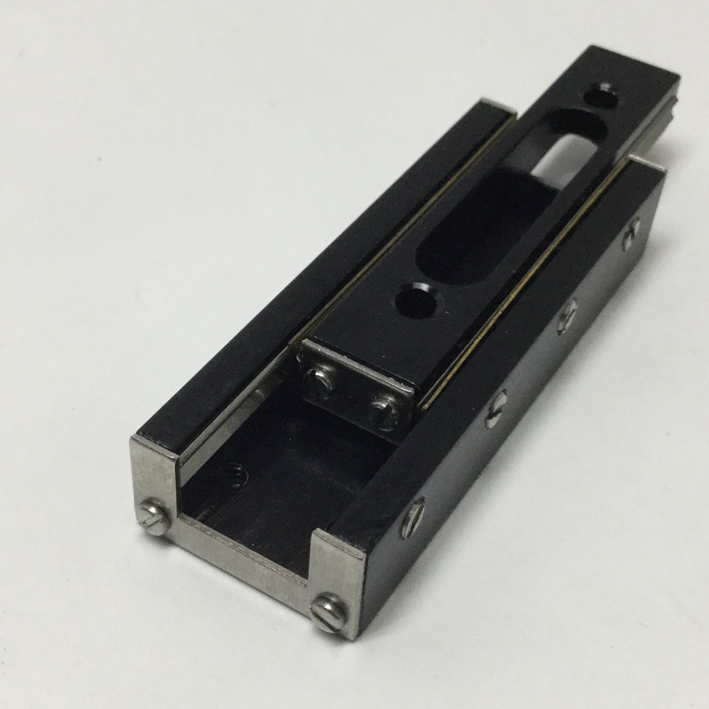 Used Del-Tron RE-2 Crossed Roller Linear Slide, 1" Travel Stroke, 78lb Rating