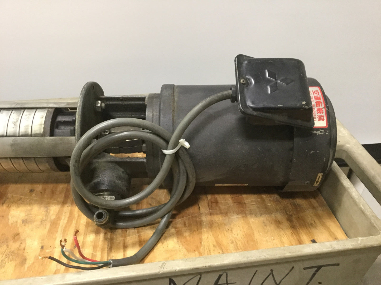 Used GRUNDFOS CRK2-220/14 Vertical Multi-Stage Coolant Pump 20GPM 3Ø 200-220VAC 7.8A